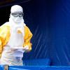 Menschen, die eine Ebola-Infektion überstanden haben, müssen keine komplette Schutzausrüstung mehr tragen. 