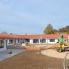 Der Kindergarten „Purzelbaum“ nimmt Form an. Am 8. November soll er eingeweiht werden.  	