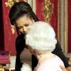 Protokoll verletzt: Michelle Obama umarmt die Queen