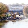 An der Donau in Neu-Ulm rücken wieder die Bagger an, um Kies abzutragen. 