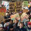 Am Freitag demonstrierten Schüler in ganz Deutschland für Klimaschutz und Kohleausstieg, während die Kohlekommission um ihren Kompromiss rang. 