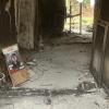 Adina Moshe, 72, lebte im Kibbuz Nir Oz. Die Hamas haben sie verschleppt. Ihr Foto steht in ihrem zerstörten Haus.