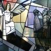 In der Erlöserkirche in Bad Wörishofen zeigt ein Glasfenster die Szene, in der ein Engel den Frauen erscheint und ihnen die Auferstehung Jesu verkündet. 