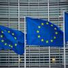 Flaggen der Europäischen Union wehen im Wind vor dem Berlaymont-Gebäude der Europäischen Kommission.
