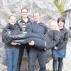 Freuten sich über die zwei wichtigen Erfolge in der Luftgewehr-Bayernliga (von links): Ramona Burghard, Ricarda Rickmann, Simon Wölfl, Juliane Rampp und Nicole Schugg. 