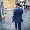 Armin Laschet verlässt die Sitzung der Landesgruppe NRW der CDU im neugewählten Bundestag. Es ist gerade einsam um ihn geworden