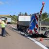 Unfall auf der A8 zwischen Zusmarshausen und Burgau kurz vor der Wildbrücke: Ein Lkw krachte gegen einen Sicherungsanhänger, der auf der Standspur stand.