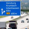 Noch sind die Ortsnamen Ichenhausen und Kötz auf den Beschilderungen der A8 und der B16. Aber das könnte bald nicht mehr so sein. Jedenfalls hat die Stadt Günzburg in ihrer Funktion als Untere Straßenverkehrsbehörde einen entsprechenden Antrag gestellt. 