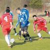 Nach dem 1:3 gegen Türkspor Aichach gewannen Christoph Schmid (Mitte) und der TSV Friedberg II mit 7:1 gegen Dinkelscherben II. 