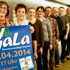 Sie freuen sich auf ihre GaLa: Martina Müller am Steuer des GVL-Messezuges mit ihren Mitstreitern und Bürgermeister Jürgen Gilg, der das gemeindliche „Backup“ liefert. 
