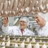 Die Thannhauser Fleischwerke Zimmermann blicken auf eine 125-jährige Unternehmensgeschichte zurück. Unser Bild zeigt Geschäftsführer Julian Hertzig (links) mit Thomas Vogel (Produktionsleitung Herstellung). 
