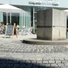 Der Brunnen am Friedberger Sparkassenplatz ist seit langem trocken. Viele Bürger ärgert das. 	