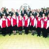 Der Männergesangverein Zahling feiert sein 85. Jubiläum. Heute besteht der Verein aus einem Männerchor und einem gemischten Chor (Bild). Vorne links Chorleiter Alois Bichlmeier und vorne rechts Vorsitzender Matthias Kammerer. Foto: Georg Stichlmair