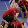Der VfL Günzburg setzt sich in der Rebayhalle in einem hart umkämpften Duell gegen den Tabellenführer der Handball-Bayernliga durch.