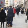 Im März kamen wieder mehr Menschen in die Augsburger Innenstadt. Der Einzelhandelsverband spricht von einem "leichten Positivtrend".                                                                                                                                                                                                                                                                          