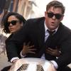 "Men in Black: International": Agent M (Tessa Thompson) und Agent H (Chris Hemsworth) jagen schon mal auf dem Roller durch einen orientalischen Basar. 