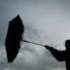 Der Deutsche Wetterdienst warnt am Freitag vor Sturm und Dauerregen in Bayern.