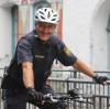 Jörg Eisele auf Fahrrad-Streife in der Altstadt am Vorderen Lech.