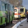 Am Ortsrand des Donauwörther Stadtteils Berg ist am frühen Montagnachmittag ein Unfall passiert, an dem zwei vollbesetzte Busse und ein Auto beteiligt waren. 