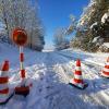 Winterwunderland
Nichts geht mehr: Die Straße zwischen Mittelneufnach und Könghausen wurde am Wochenende gesperrt.
