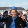 Ein unvergesslicher Auftritt:  Hape Kerkeling als Königin Beatrix 1991 vor Schloss Bellevue in Berlin.