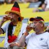 In Katar werden die meisten Fans im Stadion auf dem Trockenen sitzen. Das kennen sie aus Deutschland anders. Andererseits: In vielen anderen Ländern gibt es ein generelles Alkoholverbot im Stadion.  