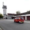 Rund 40 Jahre alt ist das Feuerwehrhaus Neusäß in der Stadtmitte. Jetzt sind seine Tage gezählt, da es abgerissen wird.