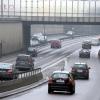 Im Bereich der B17 und der Ackermann-Straße in Augsburg kann es durch die Teilsperrung zu Behinderungen kommen. 