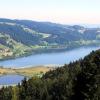 Bei der Liftfahrt zur Hütte Bärenfalle am vergangenen Wochenende wurde das Bild vom Alpsee bei Immenstadt von Magdalena Sauter aufgenommen.

 