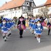 Mehrere Tausend Besucherinnen und Besucher säumten die Straßen, um mit dem Kötzer Narren Club Fasching zu feiern.