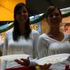 AFA 2010: Bei den Käseverkäuferinnen Felicitas und Victoria läuft das Geschäft - bei anderen nicht. 