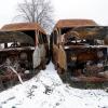 Von den russischen Streitkräften zerstörte Minivans in Borowa.