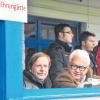 Zu Bayernligazeiten besuchte BFV-Präsident Rainer Koch den BC Aichach. Rechts neben ihm auf der Ehrentribüne sitzt Peter Bircks vom FC Augsburg.