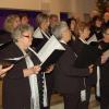 Die Chorgemeinschaft Dinkelscherben beim Weihnachtskonzert.  	