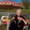 Statt Geburtstagsfeier hat Brigitte Höher in Ziemetshausen am Donnerstag noch vor der Ausgangsbeschränkung mit ihrem Mann bei einem Picknick angestoßen.