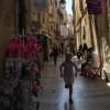 In den Altstadtgassen von Montpellier findet man kleine Läden und nette Kneipen.
