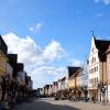 Über seine Stadt (hier der Marktplatz) sagt Oberbürgermeister Gerhard Jauernig: „Unser Günzburg ist so schön, weil es ist, wie es eben ist – und das soll auch so bleiben, auch nach der Corona-Krise.