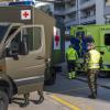 Das Schweizer Militär ist – wie auf unserem Bild in Basel – im Einsatz, um das eidgenössische Gesundheitssystem vor dem Kollaps zu bewahren.