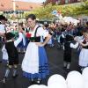 Große und kleine Tänzer präsentierten auf dem Maimarkt in Gersthofen traditionelle Tänze und sorgten damit für einen stimmungsvollen Abschluss des Feiertags. 	