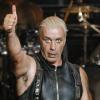 Mit seinem Solodebüt eroberte der Rammstein-Frontmann Till Lindemann Platz eins der Albumcharts.
