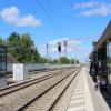 Bei Mering stoppte am Montag ein Pendlerzug und stand auf freier Strecke rund eineinhalb Stunden, bis er weiterfahren konnte.