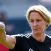 Martina Voss-Tecklenburg hat Anfang des Jahres die deutsche Nationalmannschaft übernommen. Den Titel will sie bei der WM in Frankreich nicht als Ziel ausgeben – zu den Mannschaften, die den Titel gewinnen können, zählt sie ihr Team aber schon.  	