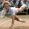 Typisch Becker: der Hecht am Netz. Eine Szene aus seinem Sensationssieg in Wimbledon im Jahr 1985.
