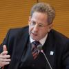 Bis November war Hans-Georg Maaßen Präsident des Bundesamtes für Verfassungsschutz. Heute sagt er über sich: „Ich stehe an der Seitenlinie und kommentiere die Politik.“