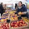 Heidi Kalchschmid,die sich selbst Apfel-Heidi nennt, hat Probleme mit dem Marktamt der Stadt Augsburg. Es geht um ihr Sortiment.