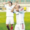 Nach der Pleite beim FCAII hat der TSV Landsberg (im Bild links Patrick Starker mit Robert Rakaric) heute gegen Pullach wieder was gutzumachen. 