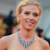 Scarlett Johansson: 
17 Millionen Dollar. 
Dies ist das erste Jahr für sie auf der Forbes Liste. Neben der Schauspielerei ist sie auch noch Botschafter einer Menschenrechtsorganisation. 