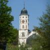 Der Kirchturm der Klosterkirche zählt mit zu den eindrucksvollen Bauwerken in Maihingen. 
