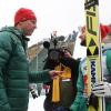 Skisprung-Bundestrainer Werner Schuster (links) und der Zweitplatzierte, Markus Eisenbichler.