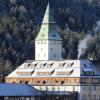 In idyllischer Bergkulisse liegt Schloss Elmau bei Garmisch-Partenkirchen. Hier soll am 4. und 5. Juni 2015 ein G8-Gipfel stattfinden.